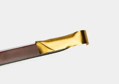 Beklebte Zierleiste für die Automobilindustrie mit Abziehhilfe (gold)